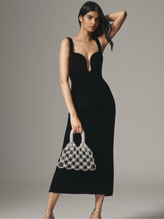 Bardot Dresses & Skirts - Bardot Black Sculpted Bust Midi Dress